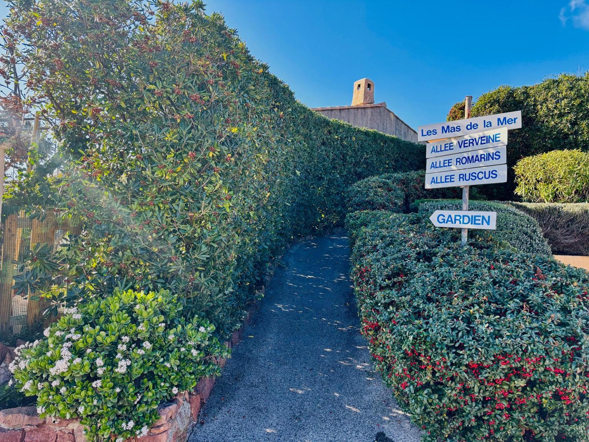 Charmant Deux Pieces Avec Une Vue Imprenable Sur La Crique Notre-Dame Theoule-sur-Mer Bagian luar foto